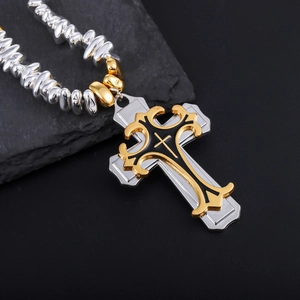 Collier croix religieuse avec perles d'hématite et pendentif en métal or et argent