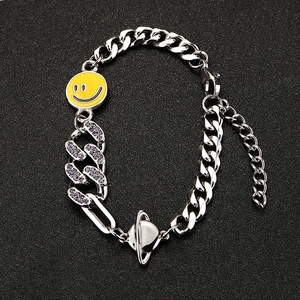 Bracciale Catena Cubana in Acciaio al Titanio Faccina Gialla Ciondolo Pianeta Strass Viola Moda Unisex Gioielli Hip Hop