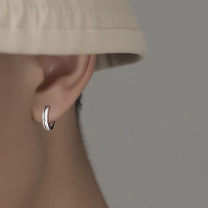 Creolen Für Herren Schlichter Hip-Hop-Stil Krone Queen Gravierte Ohrstecker Für Damen Herren Schmuck Geschenk