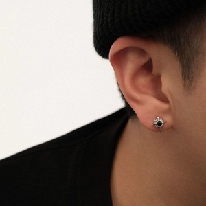 North Star zircon stud earring for men with black center stone and silver star shape