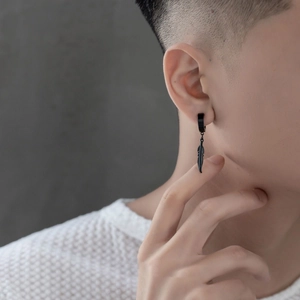 Boucles d'Oreilles à Clips Pendantes en Forme de Plume Plaquées Argent Minimalistes pour Hommes Femmes Style Punk Bijoux