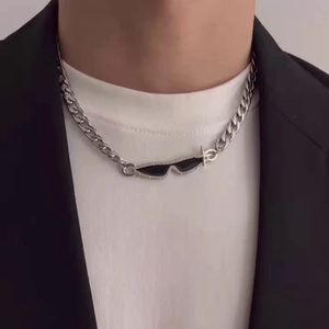 Titanium Steel Sunglasses Pendant Necklace For Men Women Cuban Link Chain Rhinestone Inlaid Hip Hop Streetwear Personality Jewelry