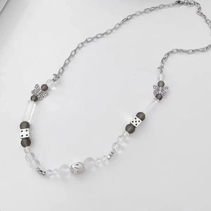 Collier à perles style Y2K pour hommes avec pendentifs papillon en cristal et dés argentés