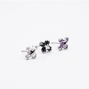Boucles d'Oreilles Clous Croix Argentées pour Hommes Avec Strass Bijoux Croix Minimalistes Hip Hop pour Hommes