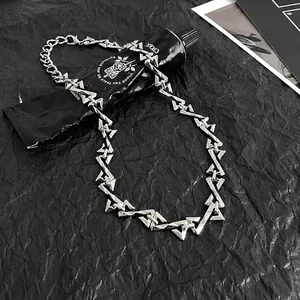 Hip Hop Geometrische Z Buchstabe Dornen Anhänger Halskette Für Herren Damen Unisex Silber Legierung Punk Street Schmuck