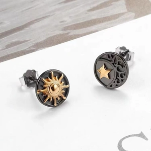 Retro Sonne und Mond Ohrstecker in Schwarzgold-Finish mit aufwendigen Sterndetails