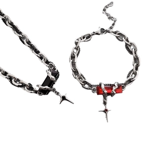 Conjunto de collar y pulsera de acero de titanio con colgante de estrella y piedras negras