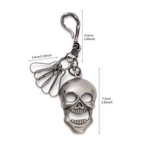 Detailed size chart of a retro punk skull keychain with a length of 6.3cm and 7.2cm pendant