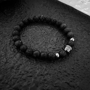 Lavastein-Armband mit silbernem Buddhakopf und schwarzen Perlen für Herren