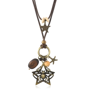 Retro Bohemian Spider Pendant Necklace For Women Handmade Wood Bead Star Long Sweater Chain Ethnic Jewelry Brown