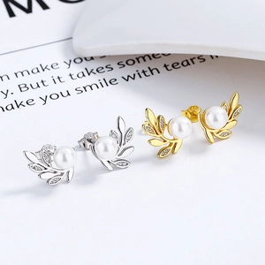 Boucles d'oreilles élégantes en argent 925 avec feuilles d'olivier, perles et zircons