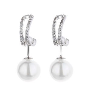 Boucles d'oreilles élégantes en argent 925 avec perles blanches et zircons scintillants