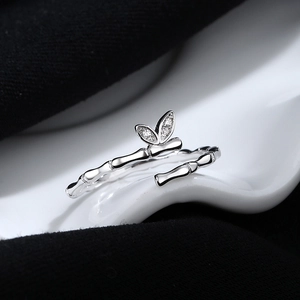 Minimalist 925 sterling silver bamboo joint open ring with sparkling crystal leaves