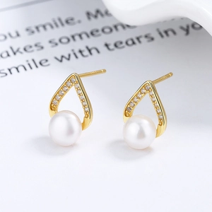 Boucles d'oreilles perles en argent S925 en forme de V avec zircons scintillants