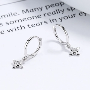 Boucles d'oreilles créoles étoile du nord en argent 925 avec zircons scintillants