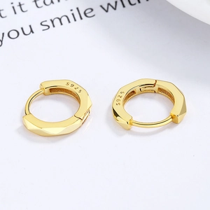 Boucles d'oreilles minimalistes en argent 925 avec placage or 18 carats et poinçon S925