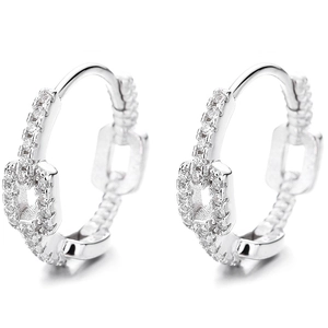 Orecchini a cerchio in argento 925 a catena con zirconi cubici scintillanti