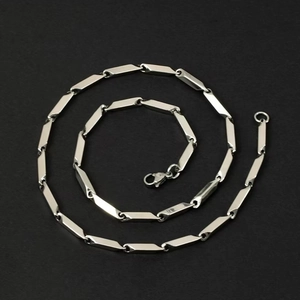 Minimalist silver rhombus titanium steel necklace for men with geometric chain links