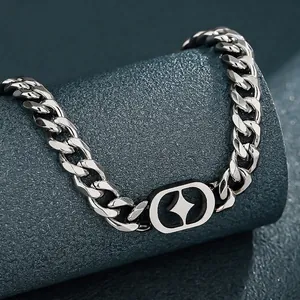 Collana a Maglia Cubana con Stella in Acciaio al Titanio per Uomo Donna Ciondolo in Acciaio Inossidabile Gioielli Streetwear