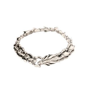 Retro dragon scale bracelet in vintage silver finish with a detailed dragon head clasp