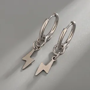 Boucles d'Oreilles Créoles Éclair en Acier au Titane Minimalistes pour Hommes Femmes Unisexe Style Punk Argent Bijoux Pendantes