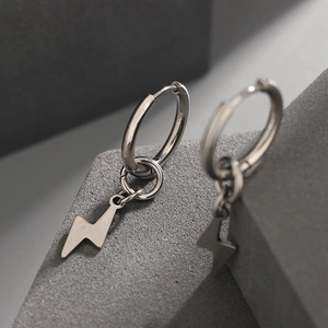 Boucles d'oreilles éclair modernes en acier inoxydable poli pour hommes et femmes