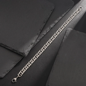 Sleek silver stainless steel Cuban link bracelet for men and women with lobster clasp