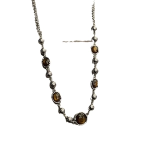 Collier vintage en argent avec pierres œil de tigre ovales pour un style hip-hop chic