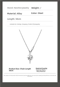 Détails du pendentif lune et étoile avec les mesures de la chaîne de 50cm en acier titane