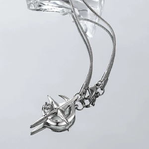 Collier en acier titane avec pendentif étoile argentée et zircone sur chaîne serpent