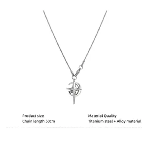Collier avec pendentif lune et étoile en acier titane avec chaîne de 50 cm en argent