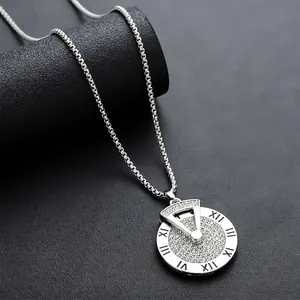 Collier avec Pendentif Cadran Chiffres Romains pour Hommes en Acier Titane Alliage Strass Hip Hop Bijoux Minimalistes Unisexe
