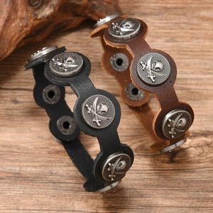 Bracelets vintage en cuir noir et marron avec rivets de crâne punk et fermeture à pression