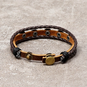 Retro multilayer braided leather bracelet with pentagram star and adjustable metal clasp