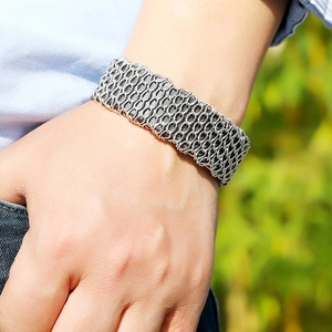Bracciale da uomo largo in maglia d'argento con design a catena industriale
