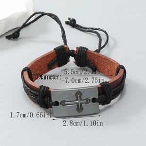 Bracciale in pelle intrecciata con croce in metallo e chiusura a cordoncino
