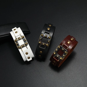 Vintage Punk Herren Lederarmband Set mit Bronze Nieten in Schwarz Weiß und Rot