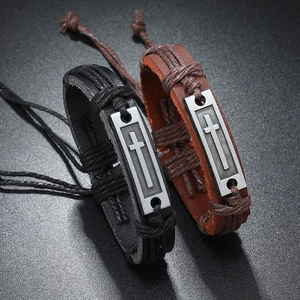 Bracelets en cuir tressé rétro noir et marron avec plaques métalliques à croix ajustables