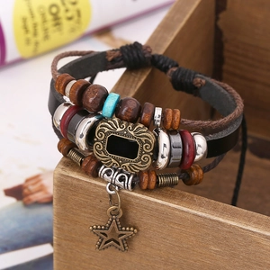 Bracelet multicouche en cuir avec pendentif étoile en bronze et perles turquoise
