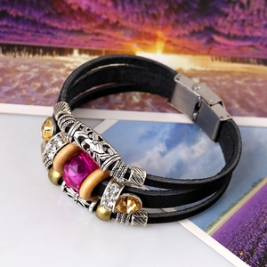 Bracelet multicouche en cuir avec perles, cristaux et fermoir magnétique pour femmes