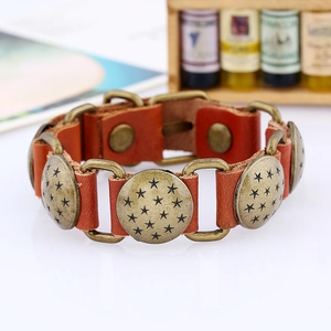 Bracciale retrò in pelle marrone rosso per uomo con stelle in bronzo e chiusura in metallo
