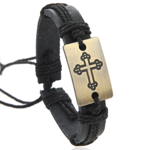 Bracelet Croix en Cuir Synthétique Tressé Rétro pour Homme Plaque en Alliage Réglable Bijoux Style Punk Religieux Cadeau