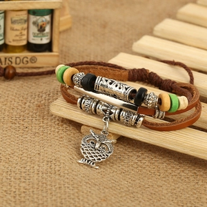 Bracciale multistrato in vera pelle da uomo con ciondolo a civetta e perline in legno