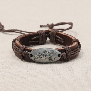 Retro mehrlagiges geflochtenes Lederarmband mit einem antiken Silbernen Gecko-Anhänger