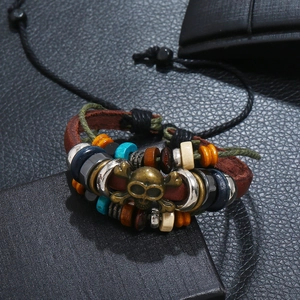 Bracciale multistrato in pelle da uomo con teschio in bronzo e perline colorate