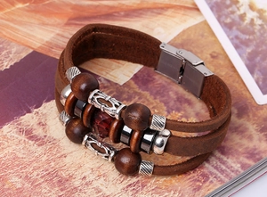 Bracelet multicouche en cuir marron avec perle rouge et fermoir magnétique en acier inoxydable