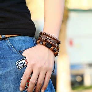 Bracelet multicouche punk pour homme en cuir avec perles en bois et cordes tressées style rétro