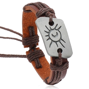 Bracelet Rétro Tressé Main en Similicuir Alliage Corde de Chanvre Pendentif Soleil Lune Cordon Réglable Bijoux Homme Femme