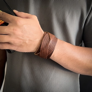 Bracelet rétro multicouche en cuir marron tressé à la main pour homme style punk hip-hop