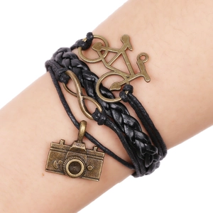 Bracelet multicouche en cuir avec breloques vintage en bronze vélo, infini et appareil photo